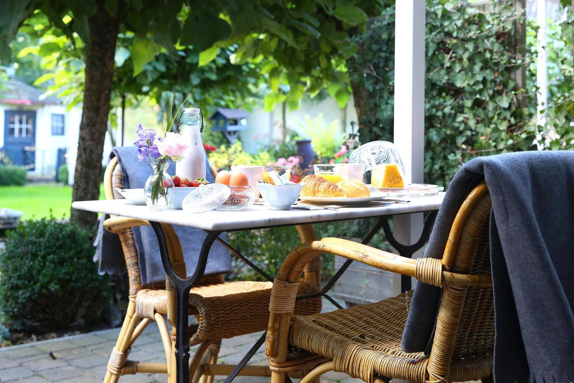 Bed And Breakfast Het Dijkhuis Eersel Exterior photo
